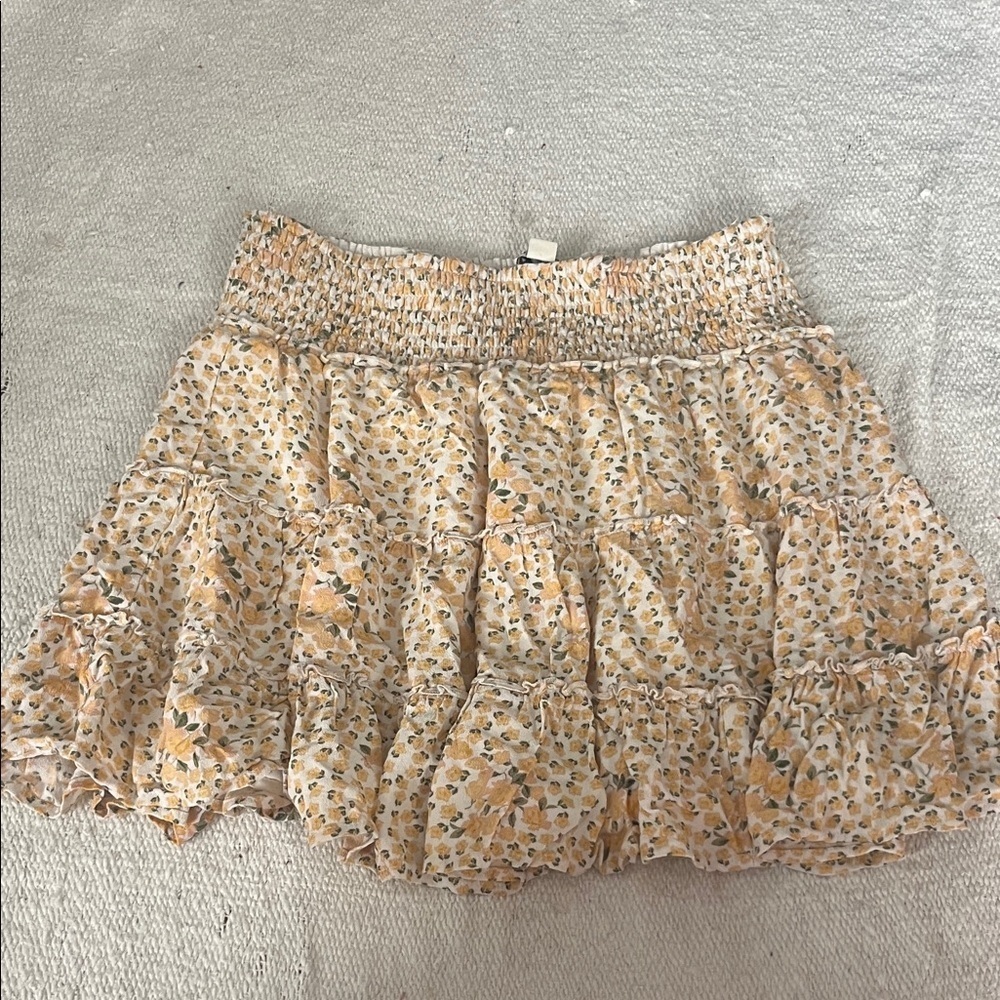 (096)American Eagle Outfitters Yellow Floral Mini Skirt